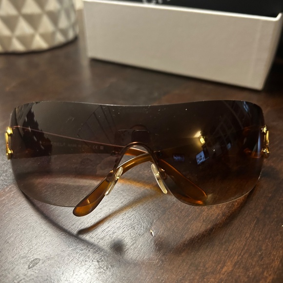 Chanel Y2K Brown Vintage Rimless Sunglasses - Picture 2 of 3